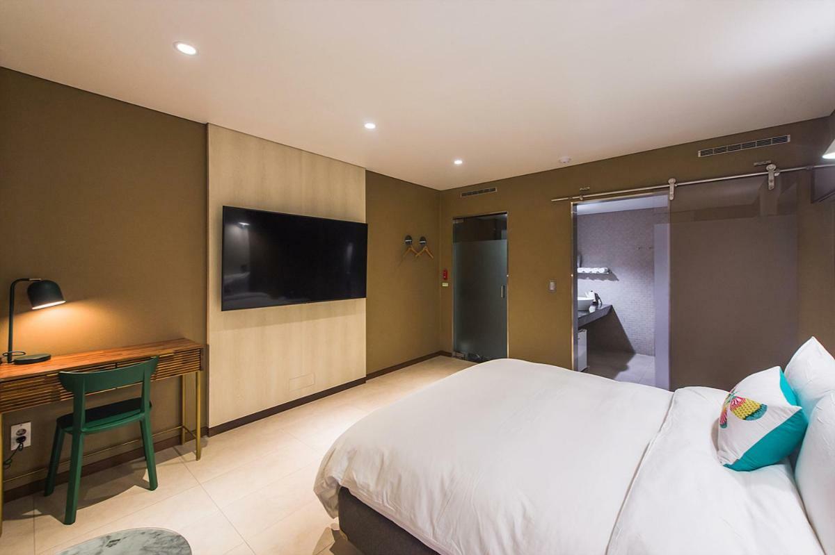 Soho Hotel Airport Daegu Exterior photo